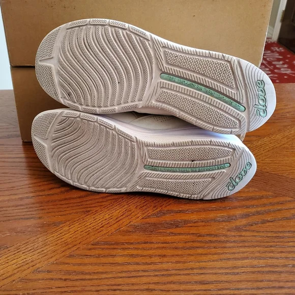 Clove Solo Sneakers - Picture 9 of 13